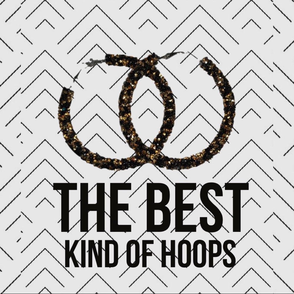 STONE TRENDY HOOP EARRINGS. 🔥